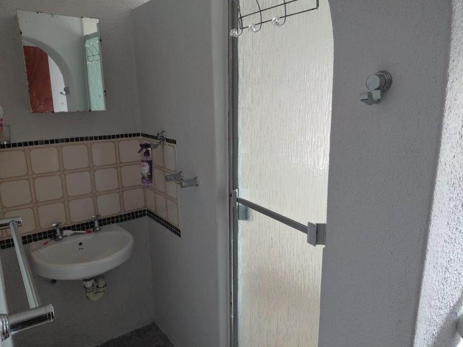 To Let 1 Bedroom Property for Rent in Monte Vista Western Cape